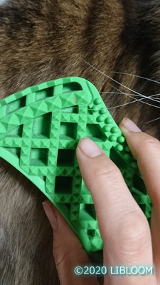 レビュー】猫の抜け毛に最適♪ペットアンドミー ラバーブラシ 長毛用 